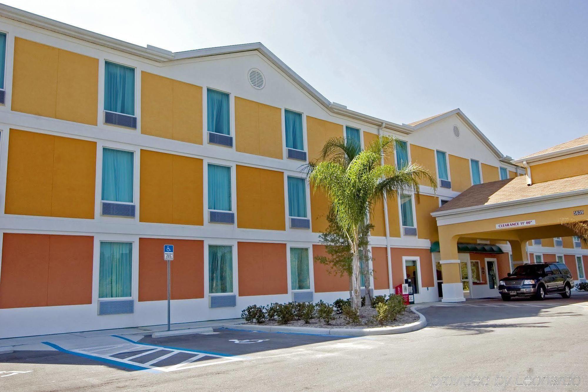 Best Western Wesley Chapel Exterior photo