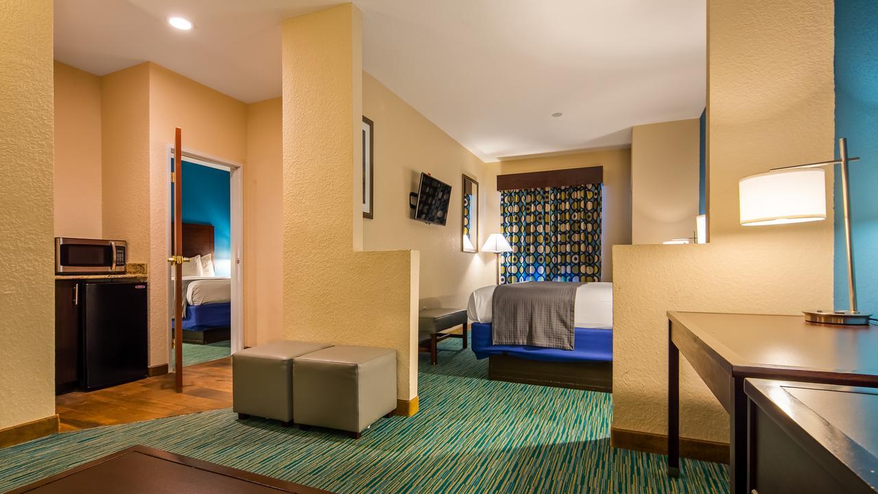 Best Western Wesley Chapel Exterior photo