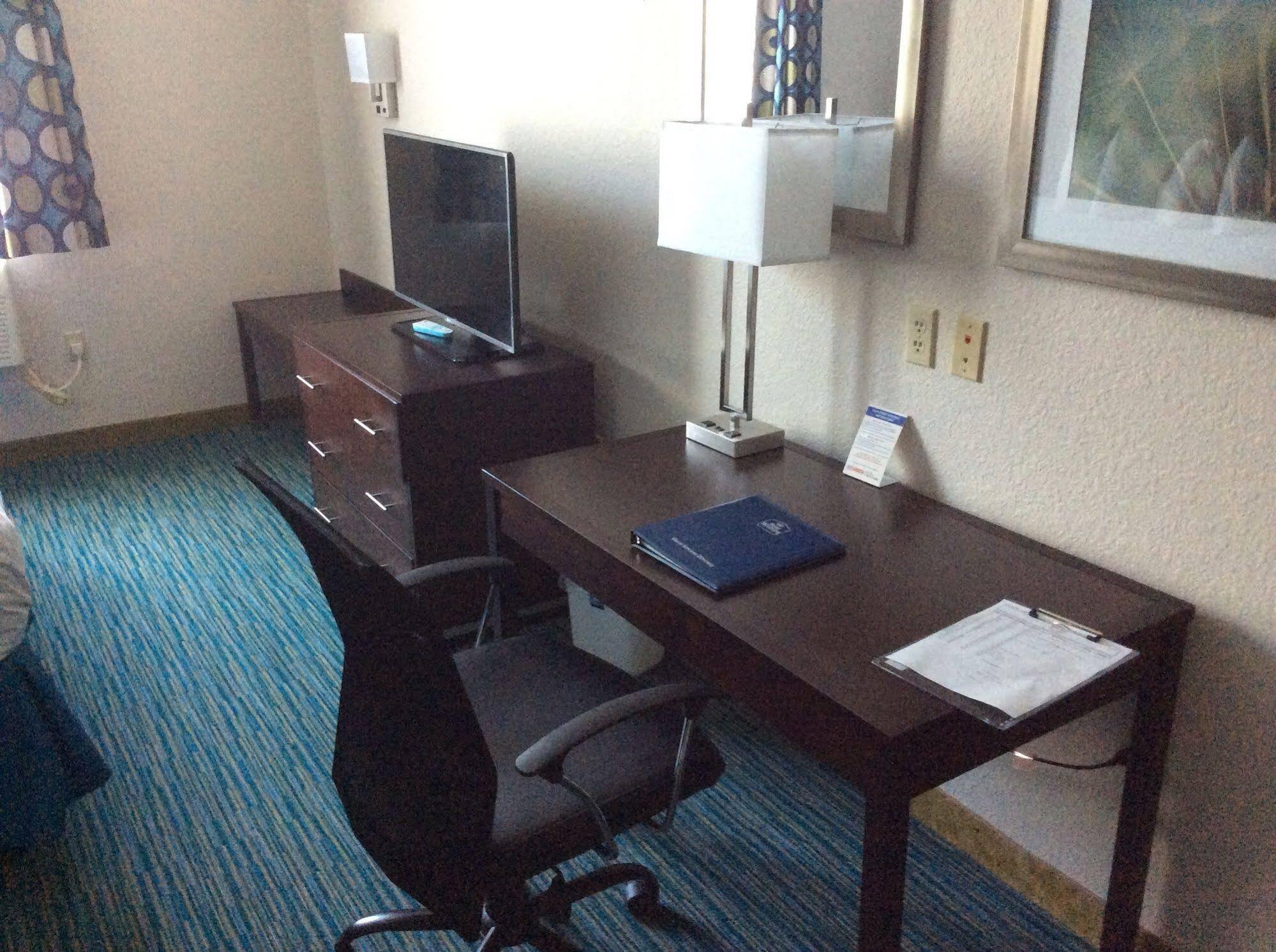 Best Western Wesley Chapel Exterior photo